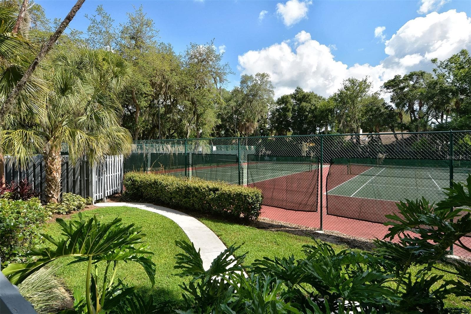 Single Family Residence at 4409 OAK VIEW DR, SARASOTA, photo 72 of 85