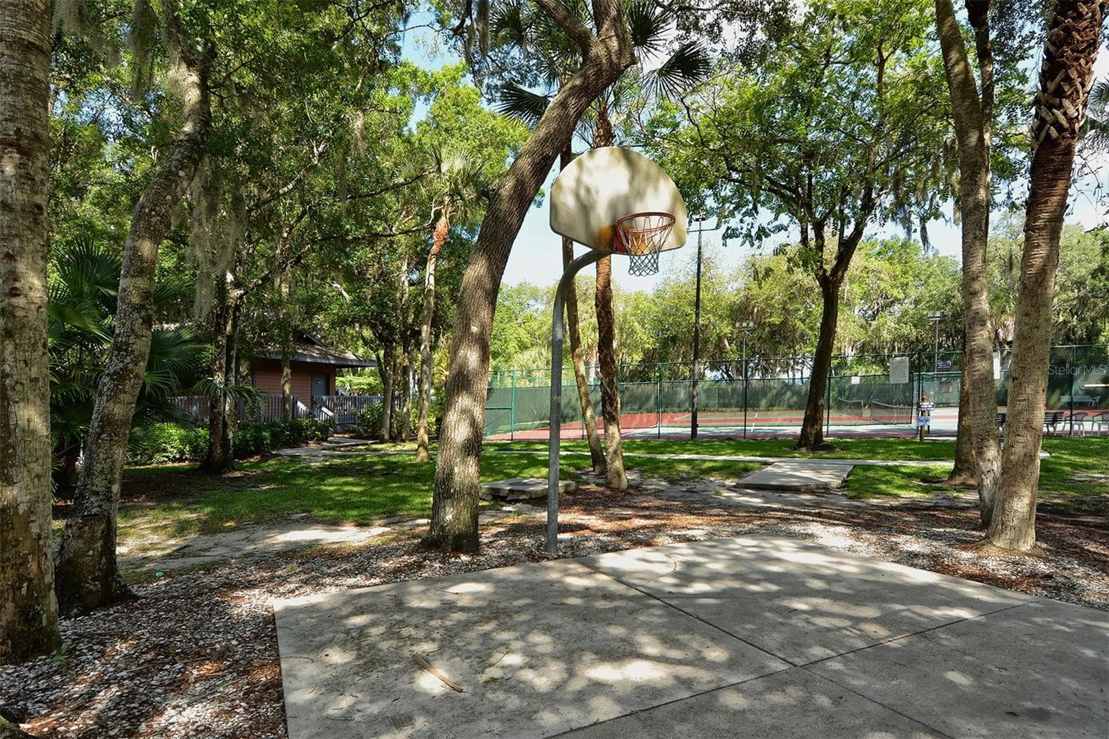 Single Family Residence at 4409 OAK VIEW DR, SARASOTA, photo 73 of 85