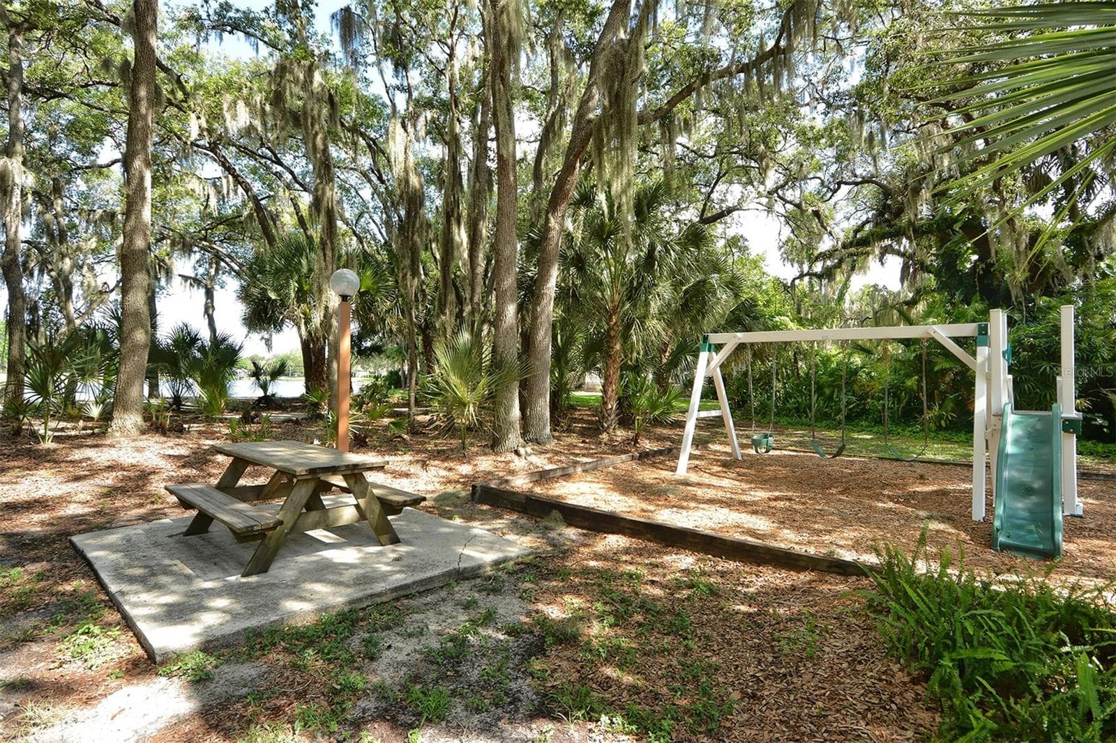 Single Family Residence at 4409 OAK VIEW DR, SARASOTA, photo 76 of 85