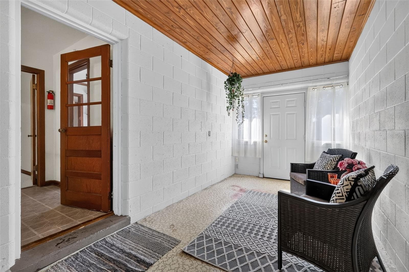 Breezeway - 519 HUEY ST, WILDWOOD