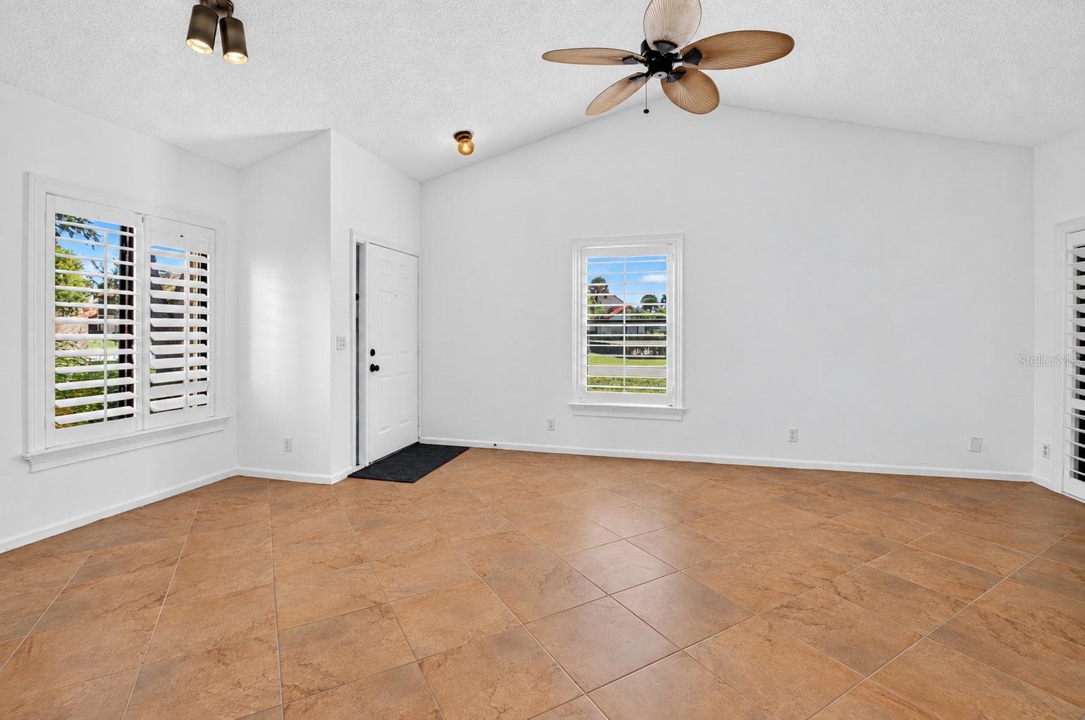 Main door to living room - 10 VIA DE CASAS SUR #101, BOYNTON BEACH