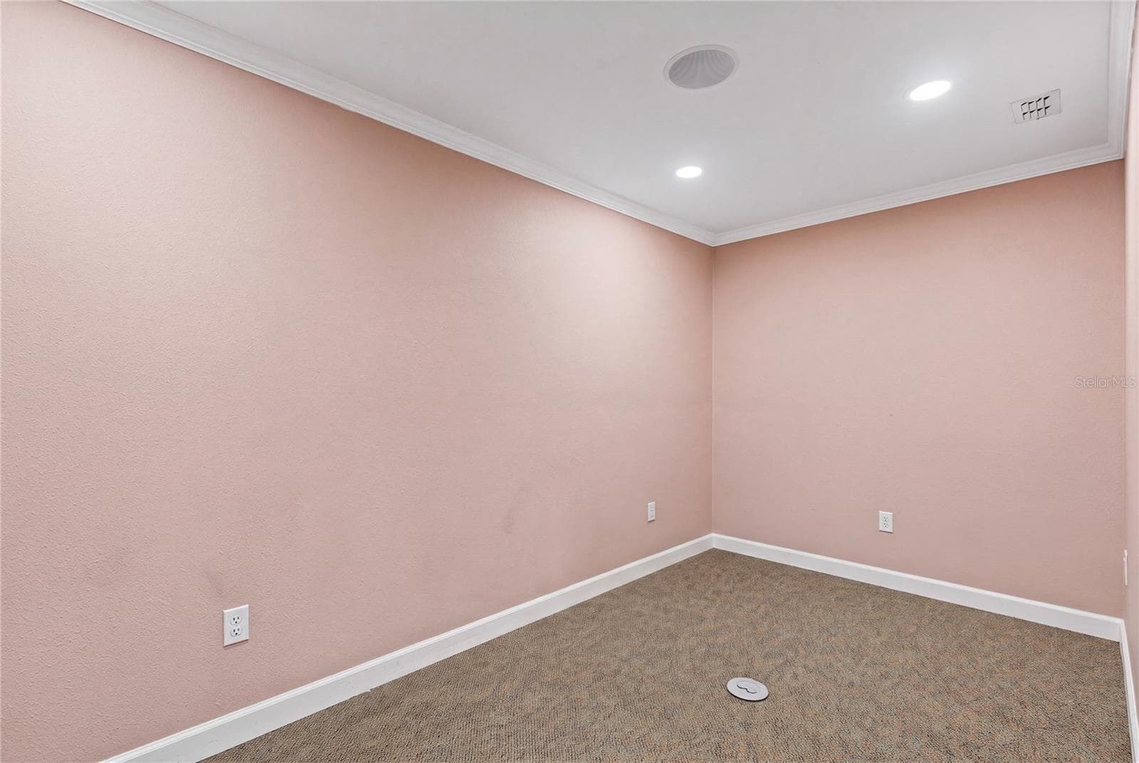 Business at 12574 INDIAN ROCKS RD, LARGO, photo 17 of 31