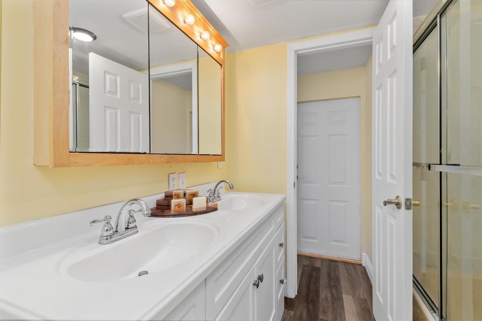 Mobile Home at 120 6TH ST, PUNTA GORDA, photo 19 of 49