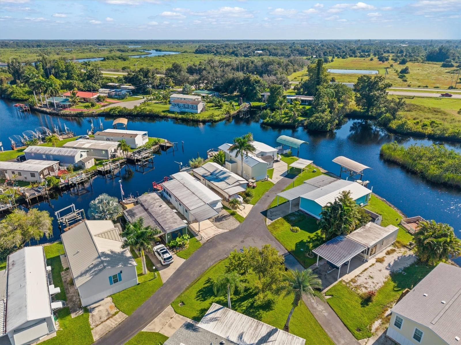 Mobile Home at 120 6TH ST, PUNTA GORDA, photo 36 of 49