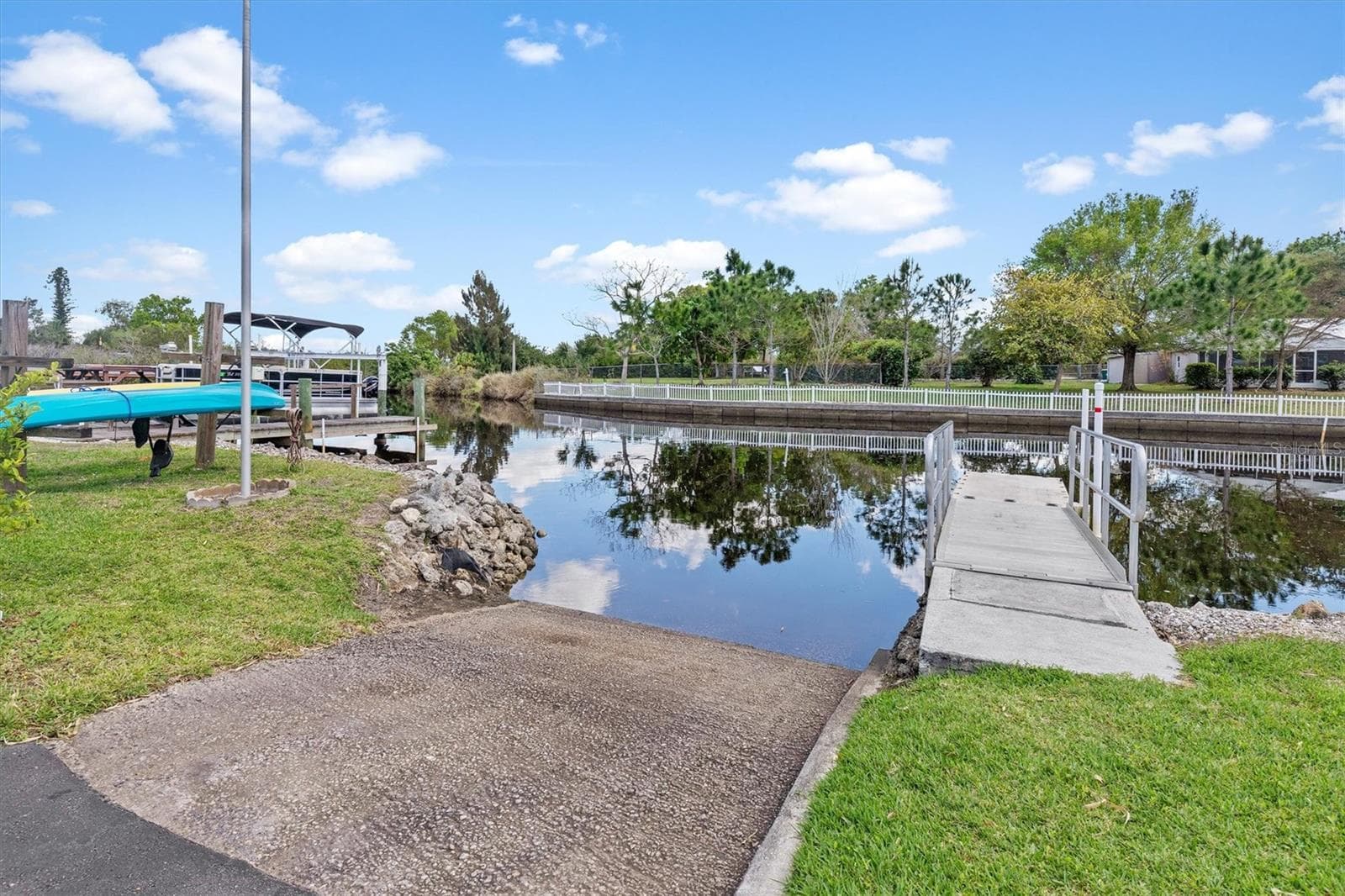 Mobile Home at 120 6TH ST, PUNTA GORDA, photo 39 of 49