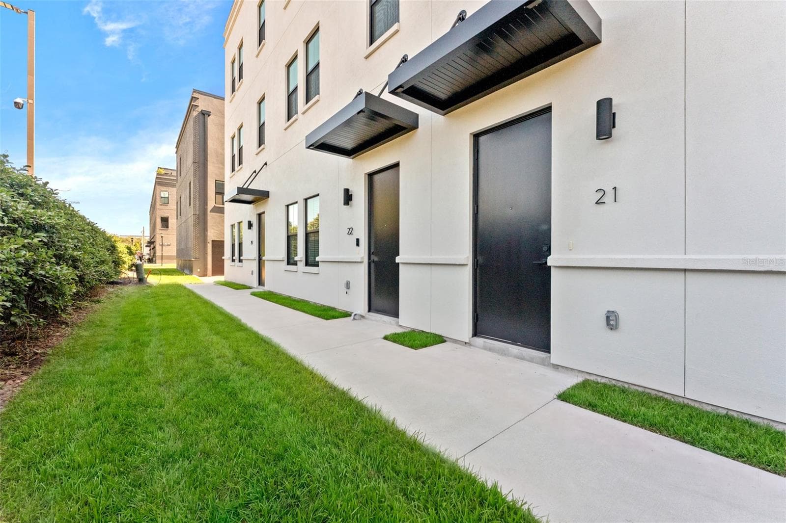 Townhouse at 1218 E KAY ST #21, TAMPA, photo 2 of 52