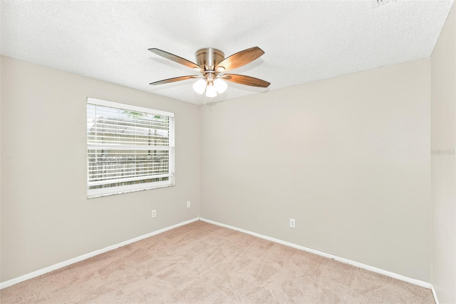 Single Family Residence at 10102 HICKORY HOLLOW CT, TAMPA, photo 13 of 21