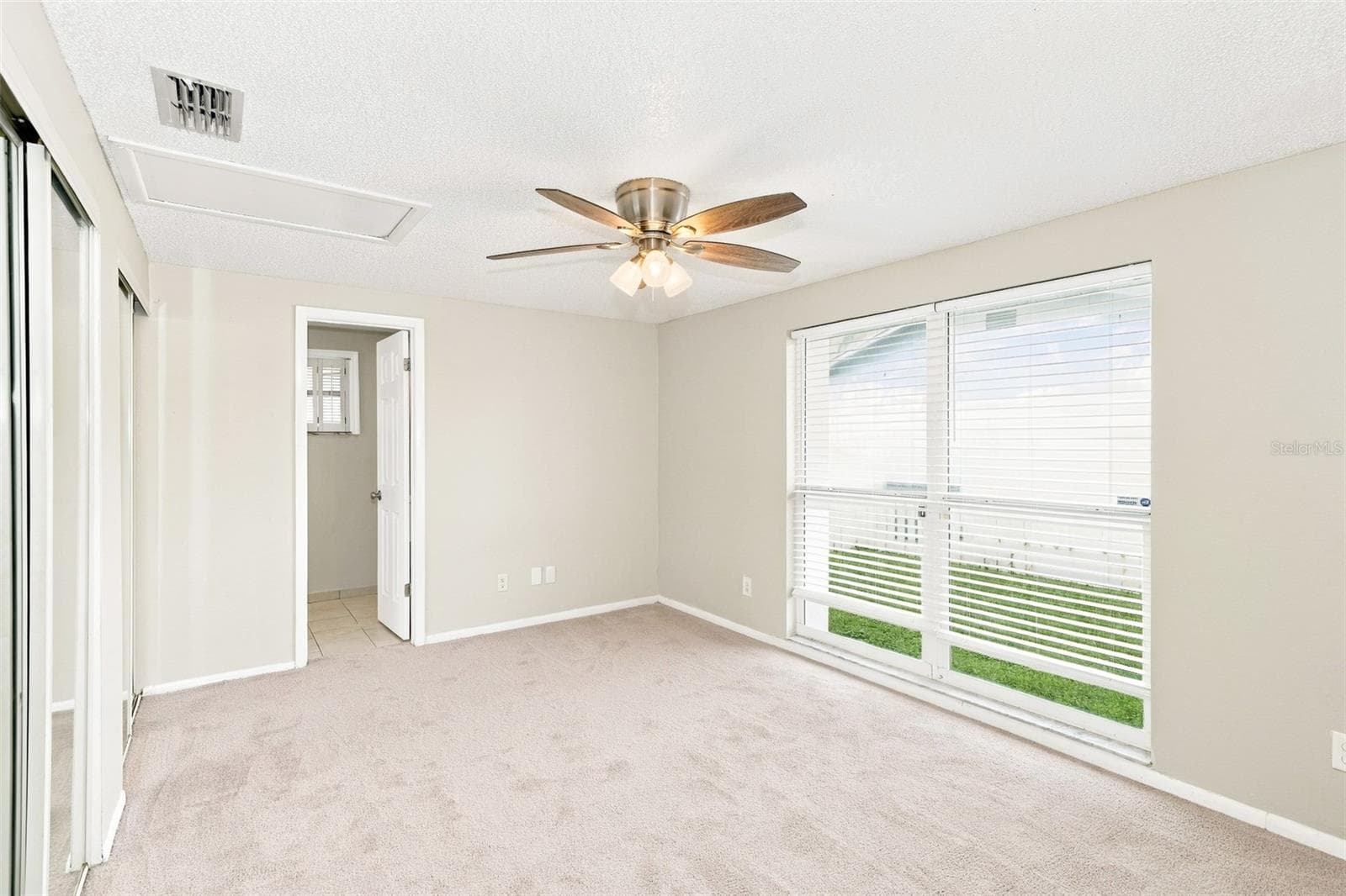 Single Family Residence at 10102 HICKORY HOLLOW CT, TAMPA, photo 15 of 21