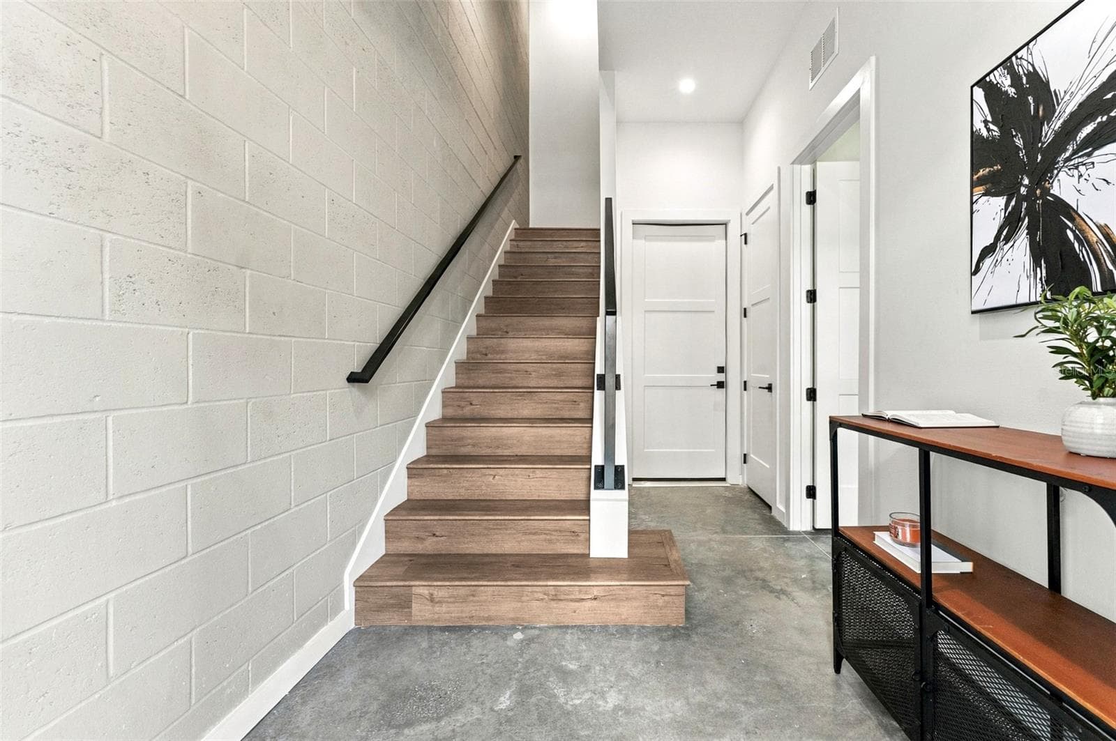 Entryway - 1218 E KAY ST #27, TAMPA