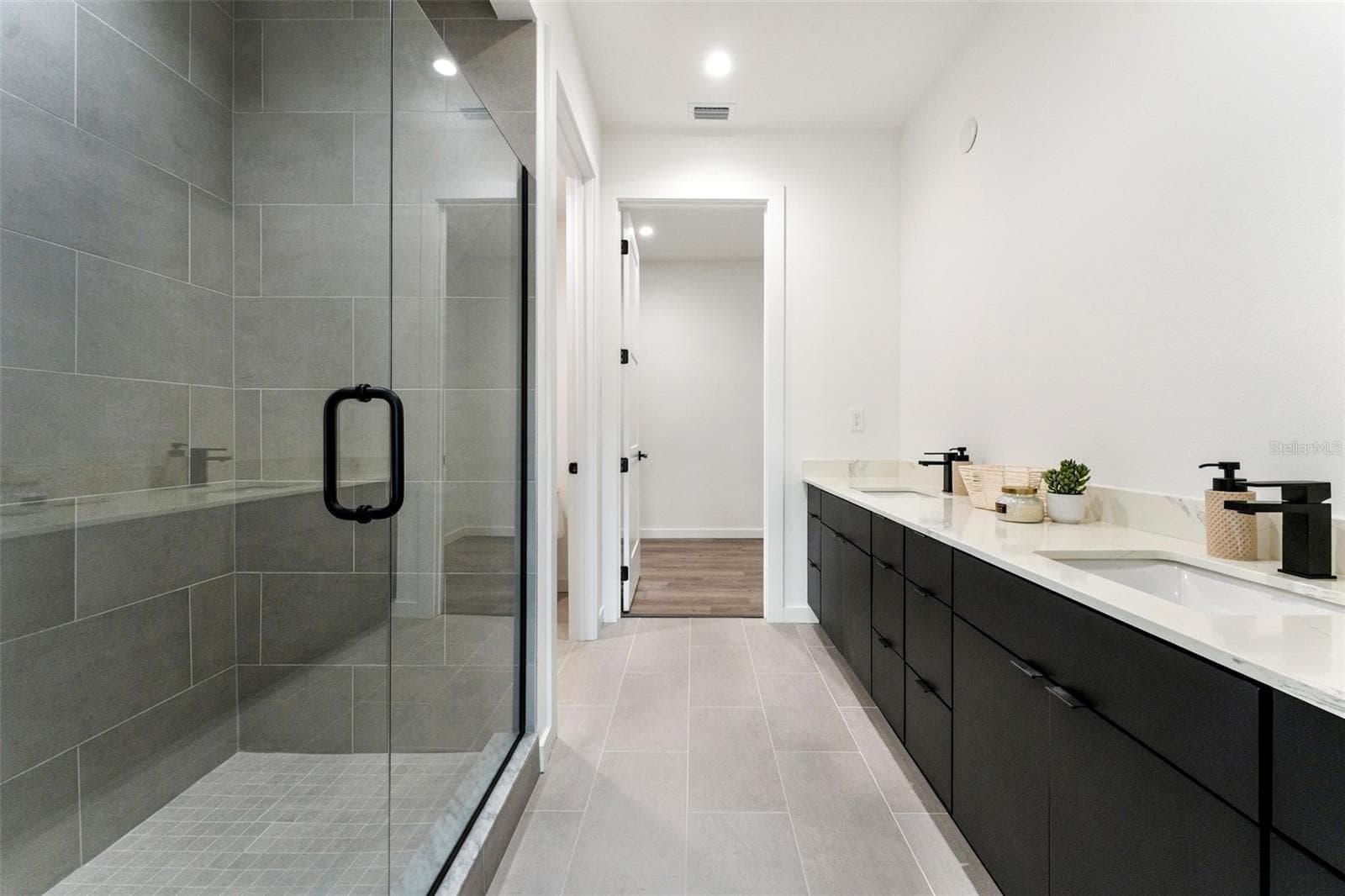 Primary Bathroom - 1218 E KAY ST #27, TAMPA