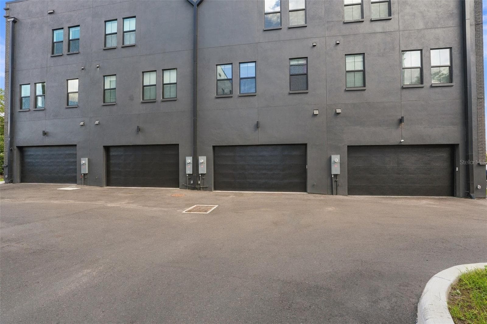 2 stall garage - 1218 E KAY ST #27, TAMPA