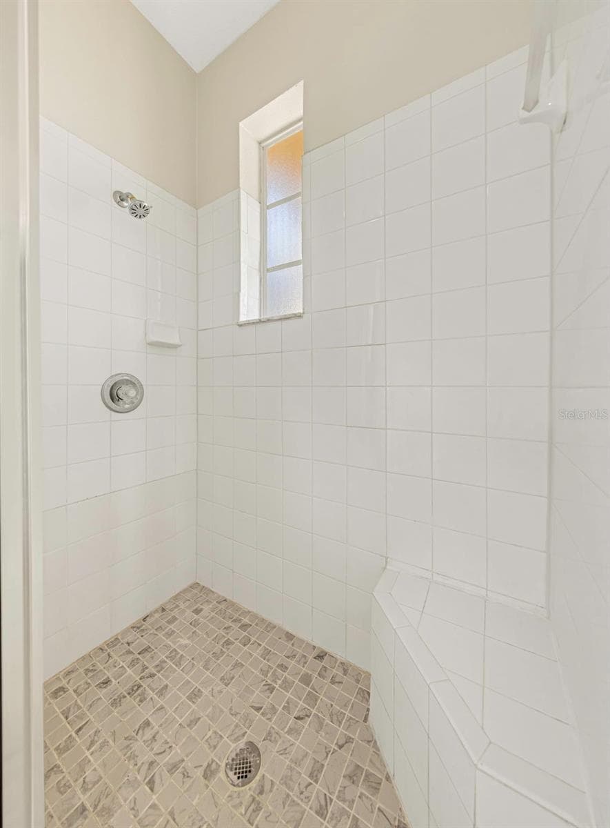 Master Bathroom - Shower - 612 105TH TER N, ST PETERSBURG