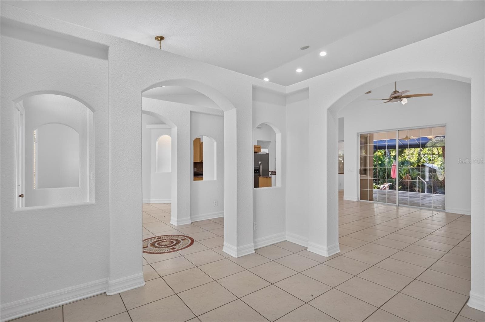 Single Family Residence at 2108 W CORDELIA ST, TAMPA, photo 7 of 60