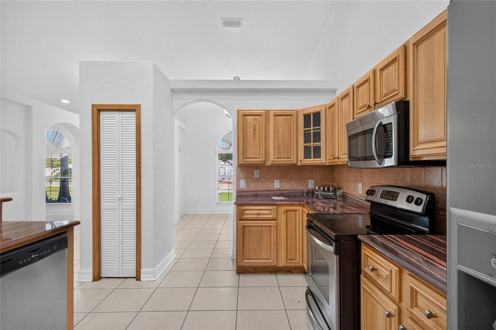 Single Family Residence at 2108 W CORDELIA ST, TAMPA, photo 13 of 60