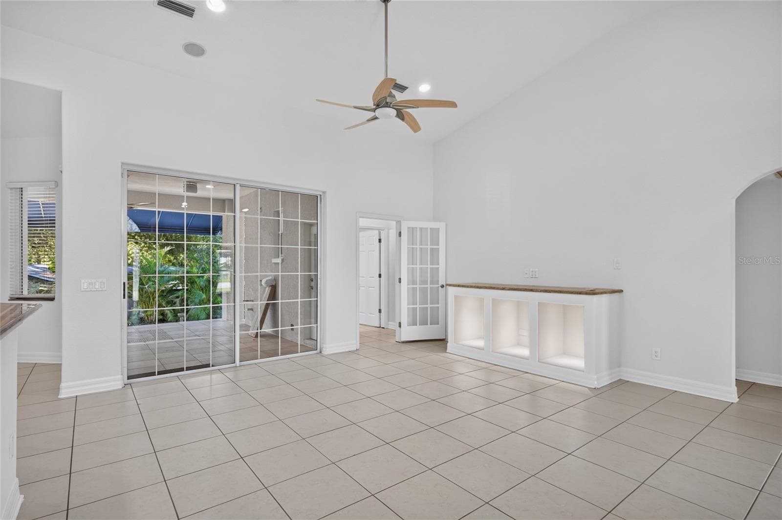 Single Family Residence at 2108 W CORDELIA ST, TAMPA, photo 15 of 60