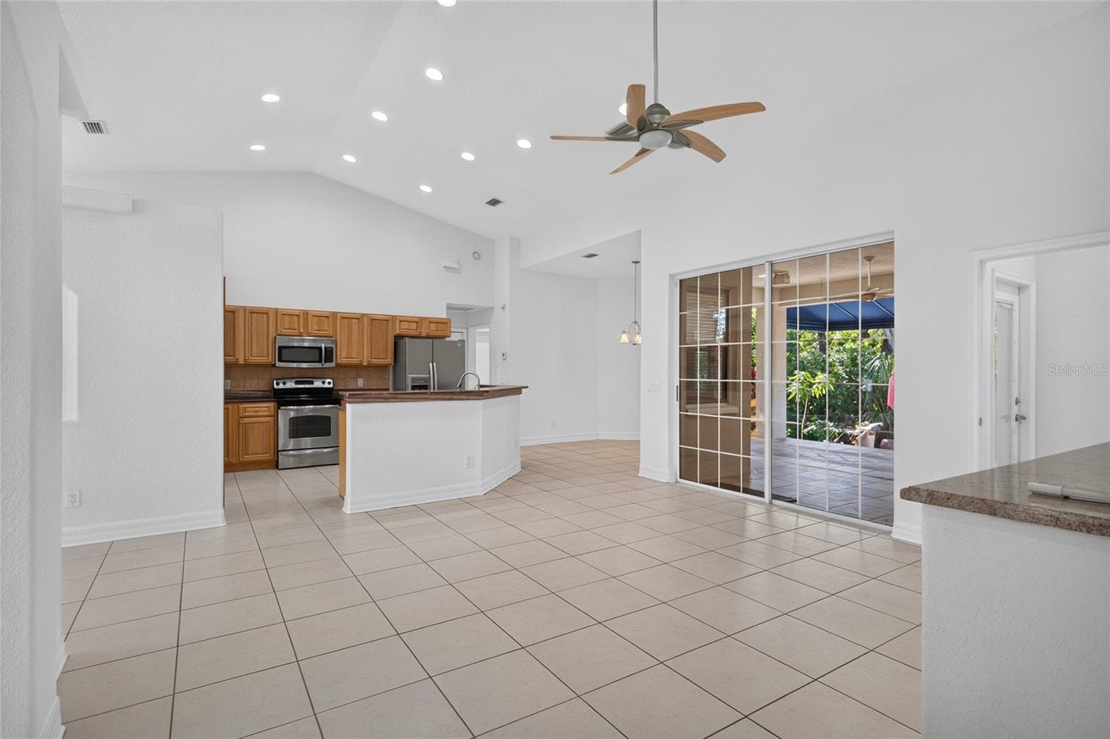 Single Family Residence at 2108 W CORDELIA ST, TAMPA, photo 16 of 60