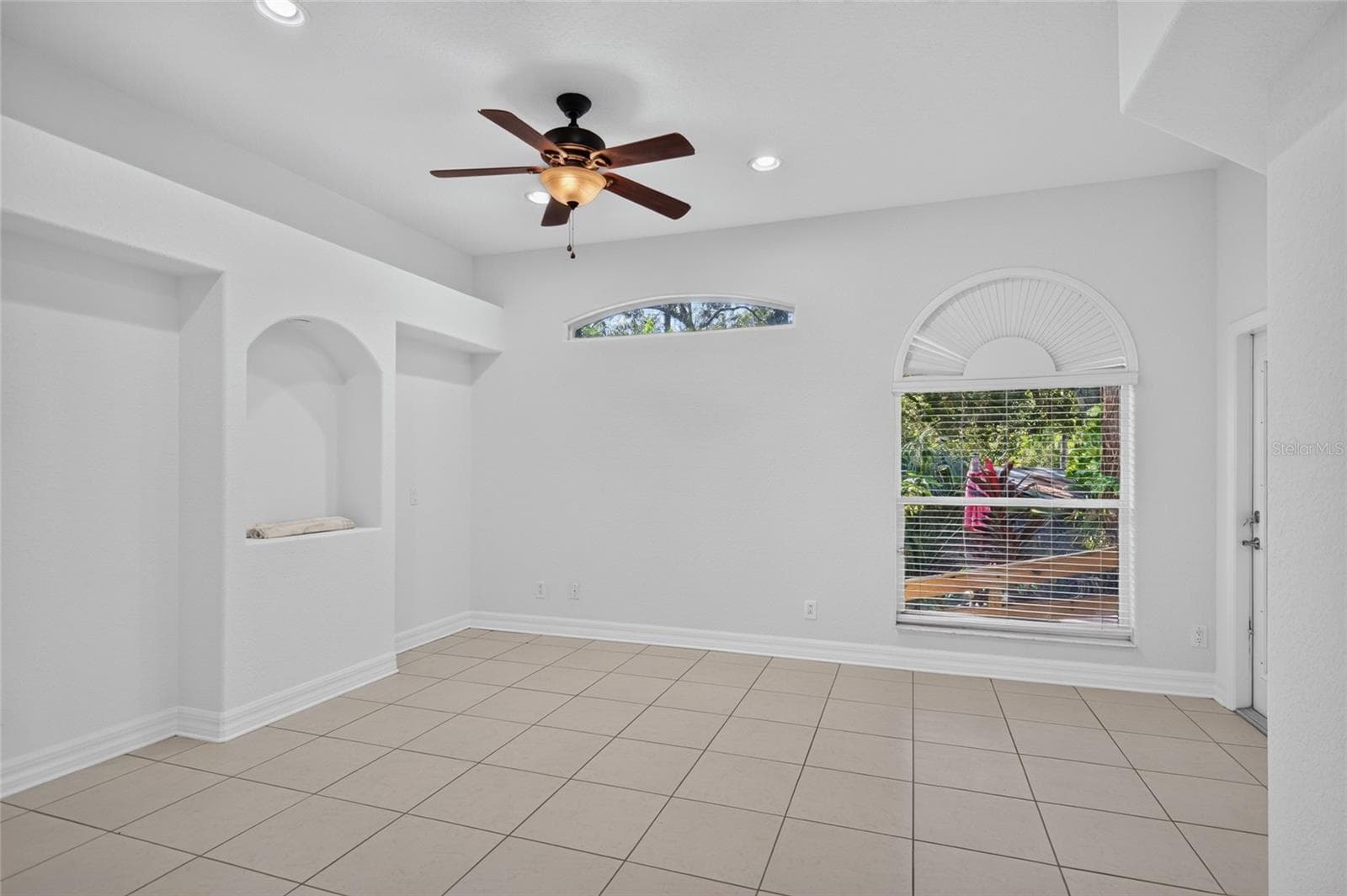Single Family Residence at 2108 W CORDELIA ST, TAMPA, photo 23 of 60