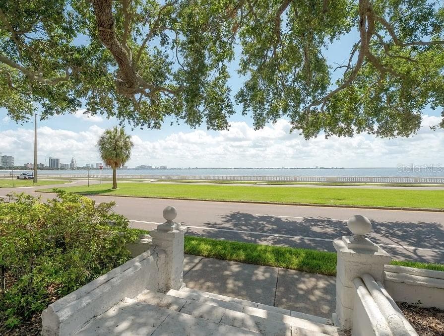 Condominium at 3325 BAYSHORE BLVD #F31, TAMPA, photo 4 of 27