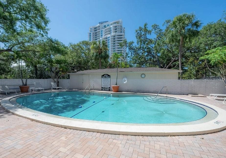 Condominium at 3325 BAYSHORE BLVD #F31, TAMPA, photo 21 of 27