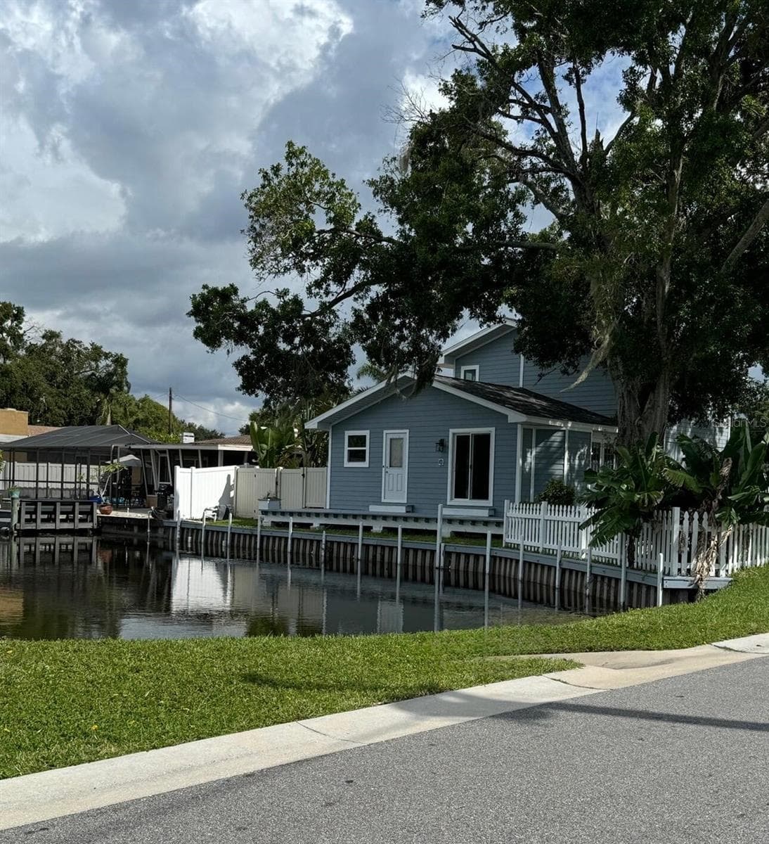 Single Family Residence at 22 CYPRESS DR, PALM HARBOR, photo 6 of 10