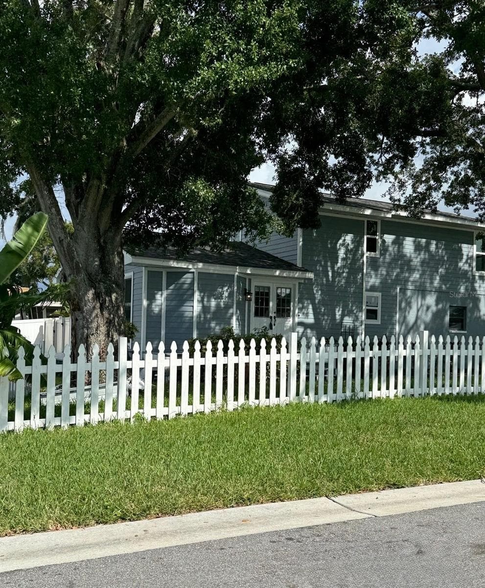 Single Family Residence at 22 CYPRESS DR, PALM HARBOR, photo 7 of 10