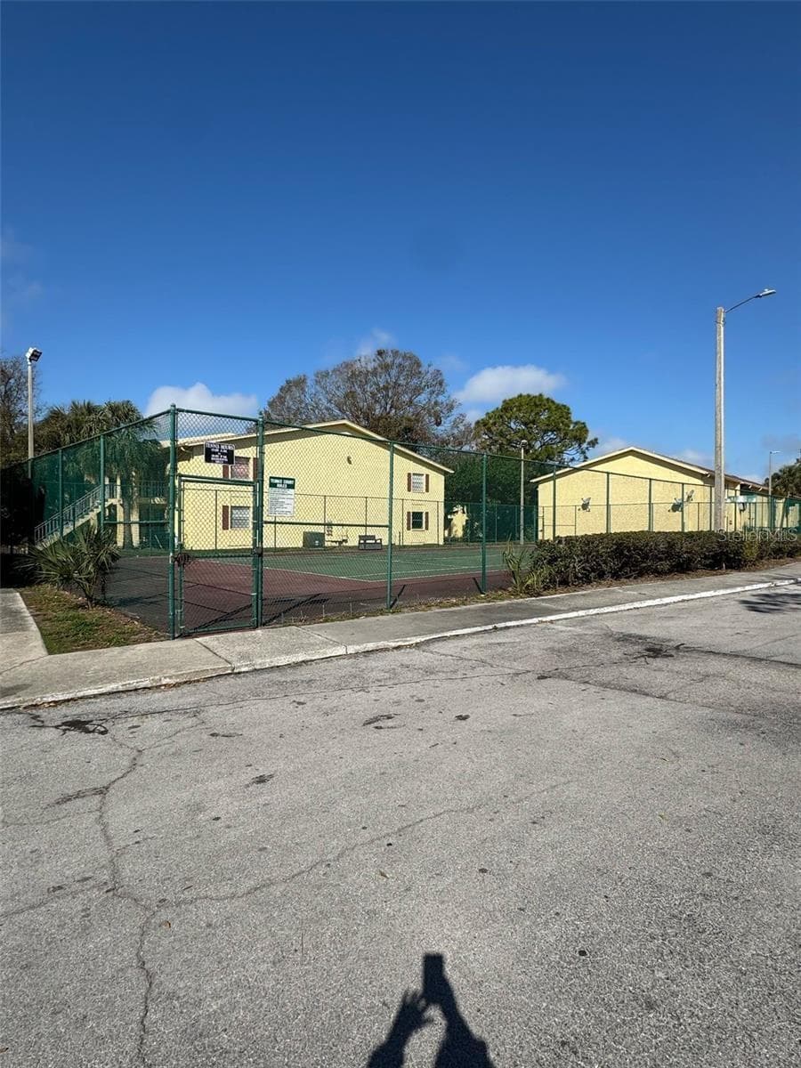 Townhouse at 7517 CAMARINA CALLE, TAMPA, photo 2 of 21