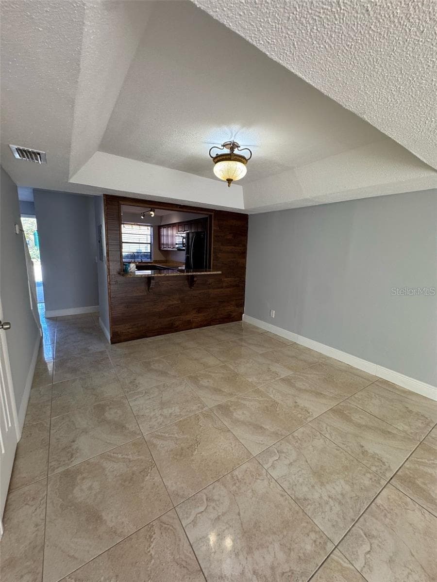 Townhouse at 7517 CAMARINA CALLE, TAMPA, photo 11 of 21