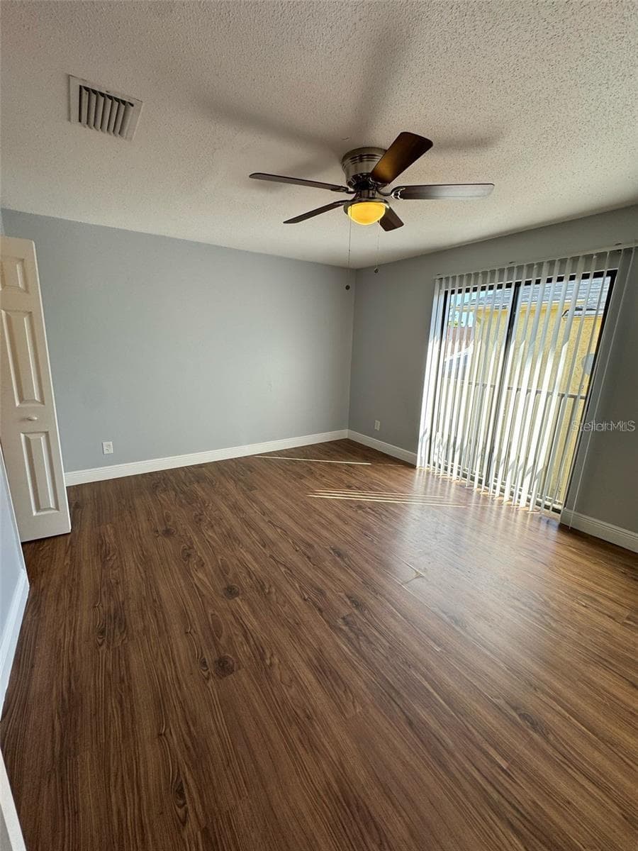 Townhouse at 7517 CAMARINA CALLE, TAMPA, photo 19 of 21