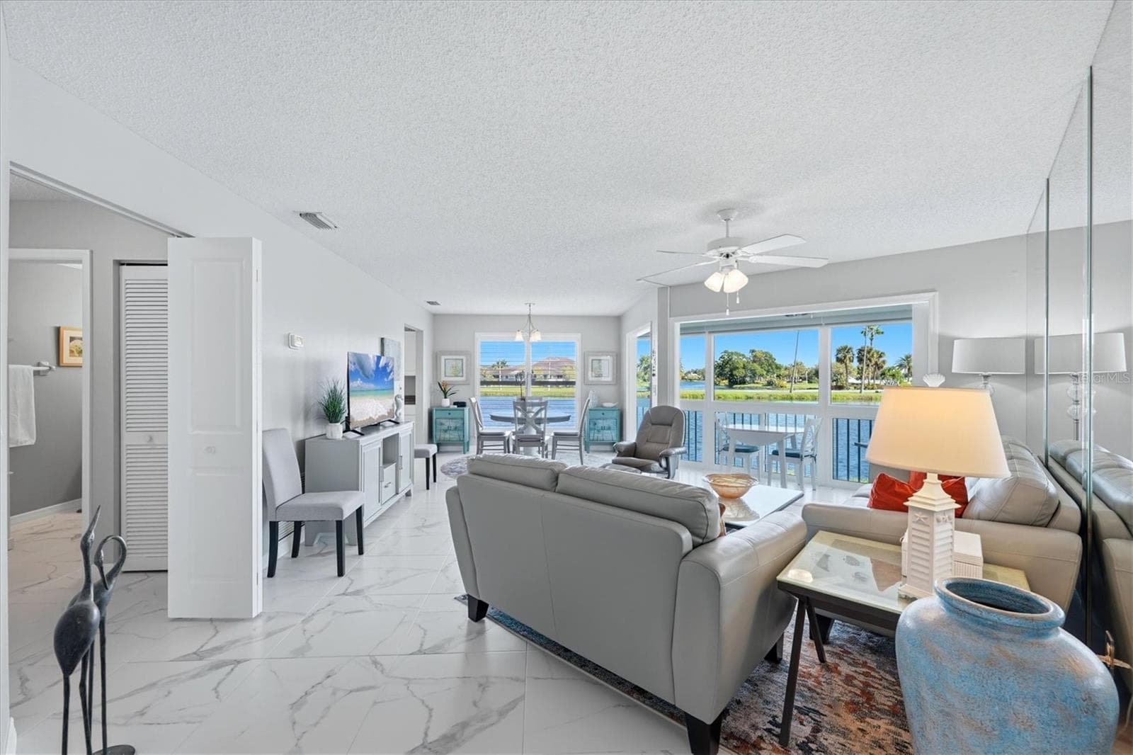 Condominium at 877 AUDUBON DR, BRADENTON, photo 9 of 36