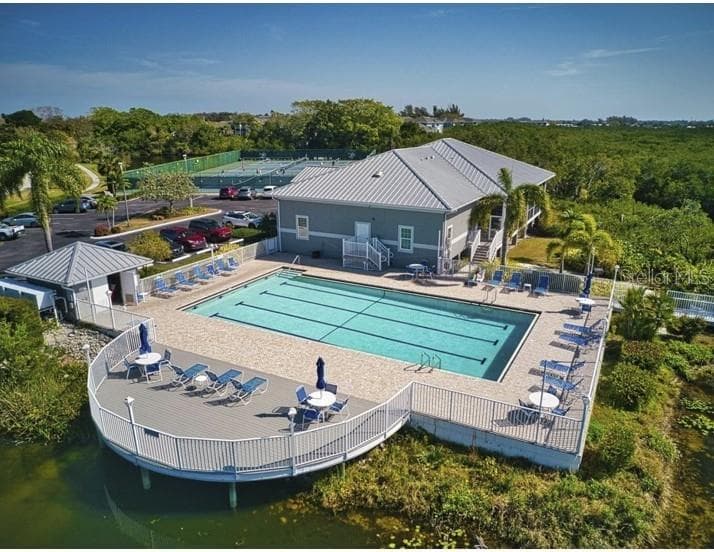 Condominium at 877 AUDUBON DR, BRADENTON, photo 27 of 36