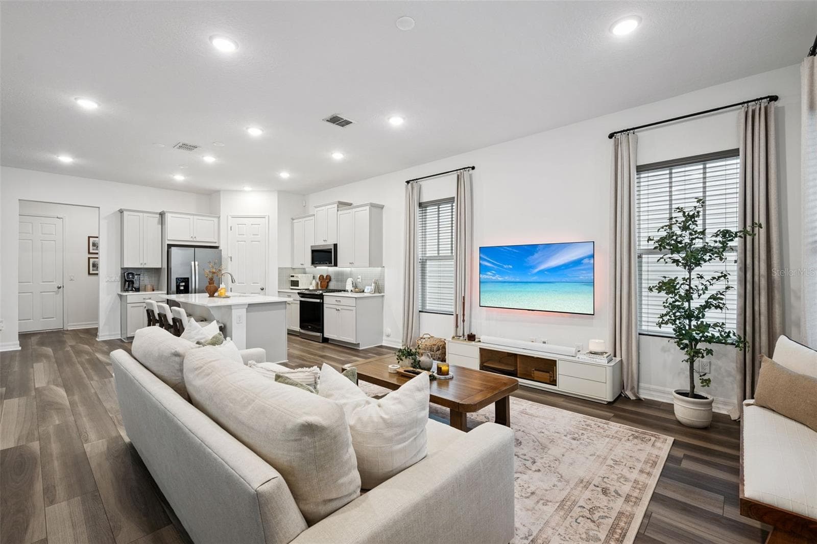 Open Floorplan with High Ceilings - 7313 TIDEPOOL PL, CELEBRATION