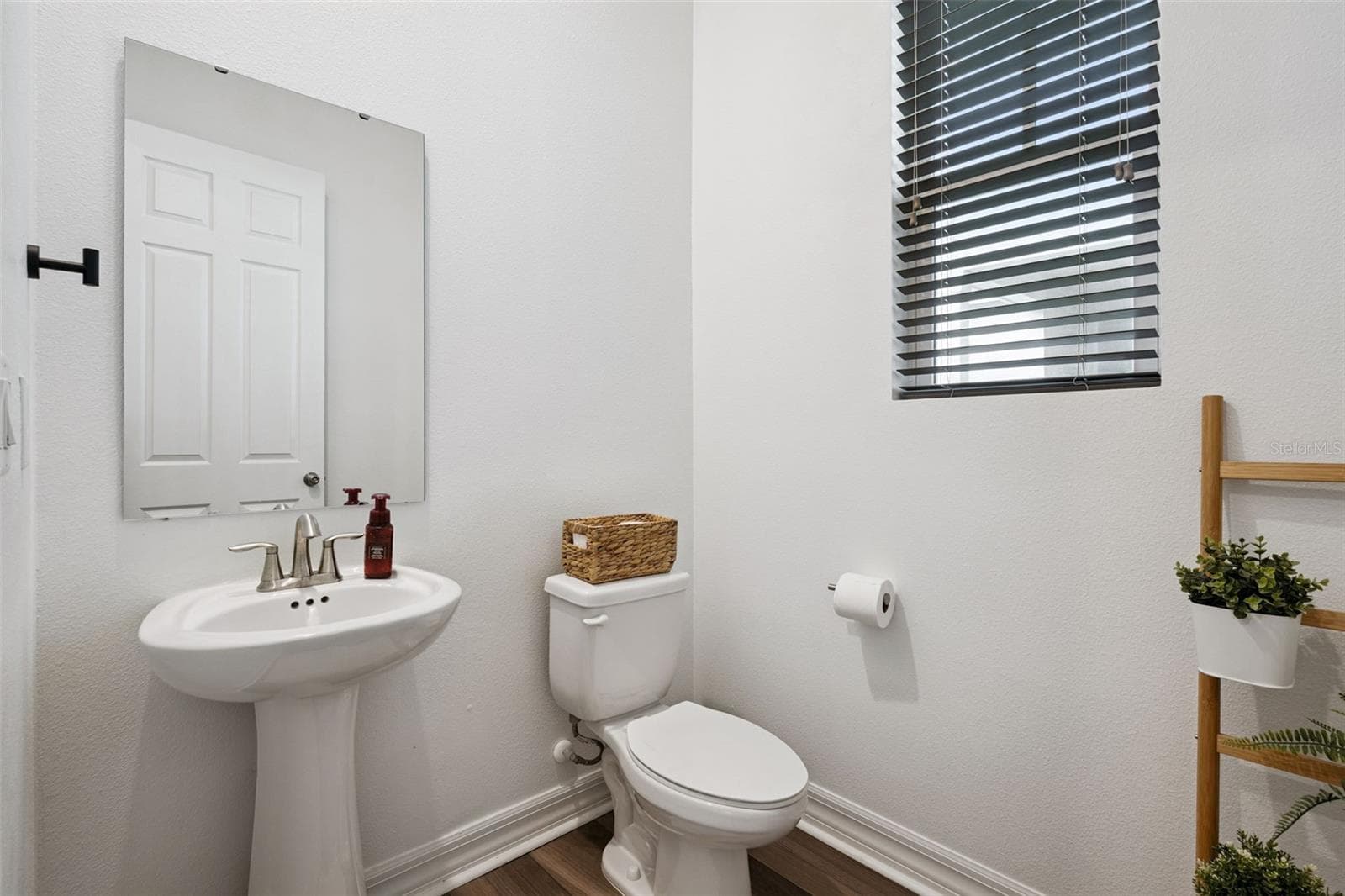 Half Bath on Main Level - 7313 TIDEPOOL PL, CELEBRATION