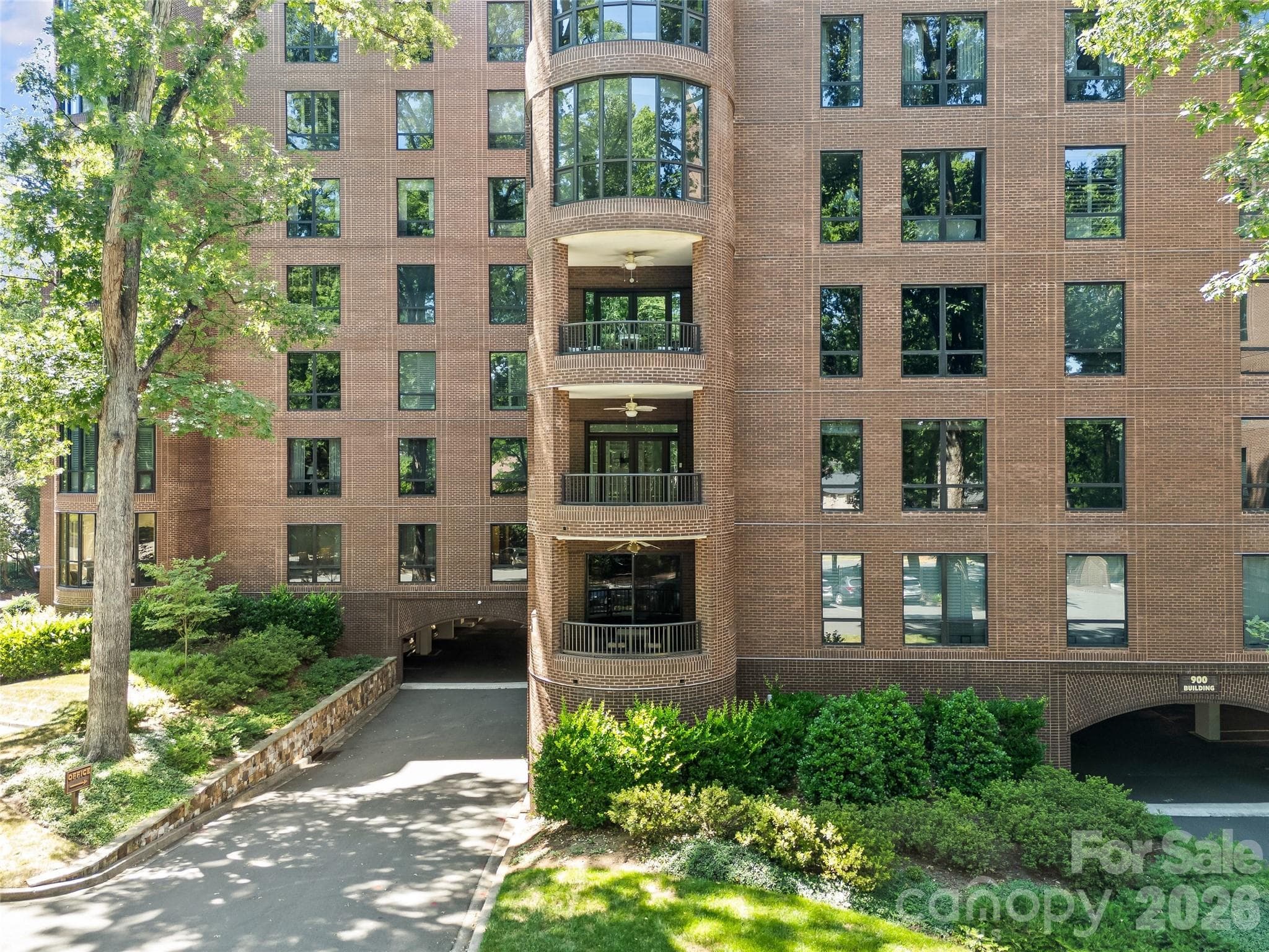 Condominium at 922 Cherokee Road, Charlotte, photo 21 of 25
