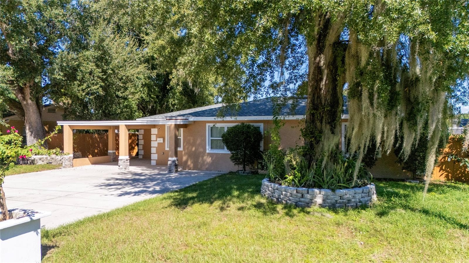 Single Family Residence at 417 AVENUE G SE, WINTER HAVEN, photo 2 of 42