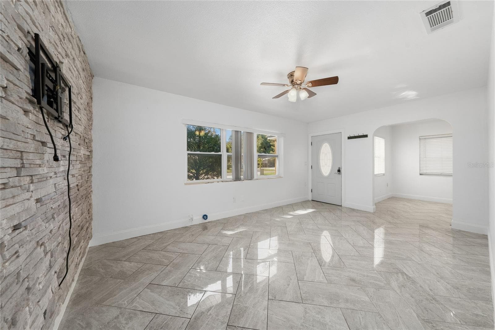 Single Family Residence at 417 AVENUE G SE, WINTER HAVEN, photo 15 of 42