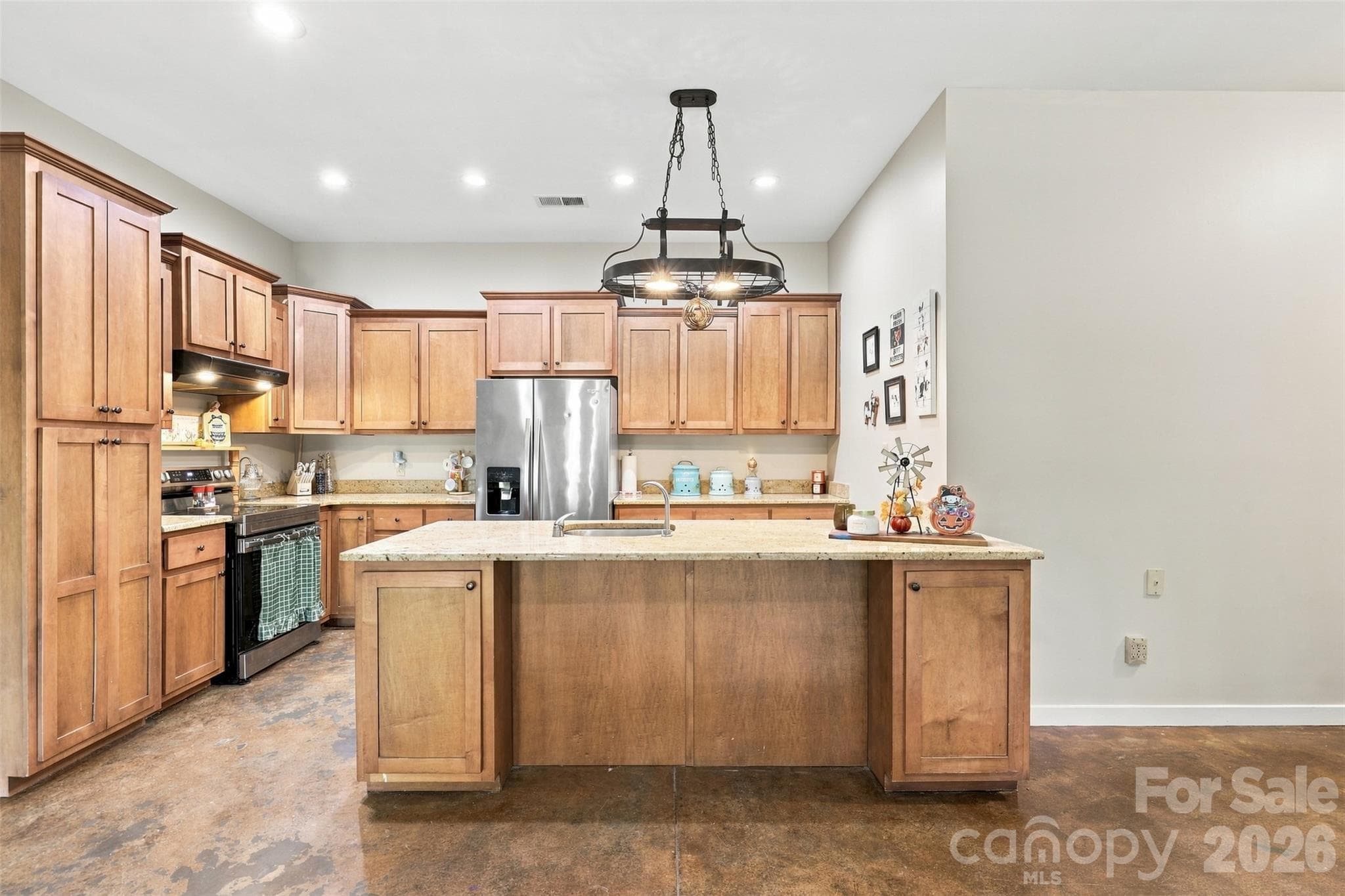 Single Family Residence at 1924 Windy Hill Place, Lenoir, photo 10 of 31