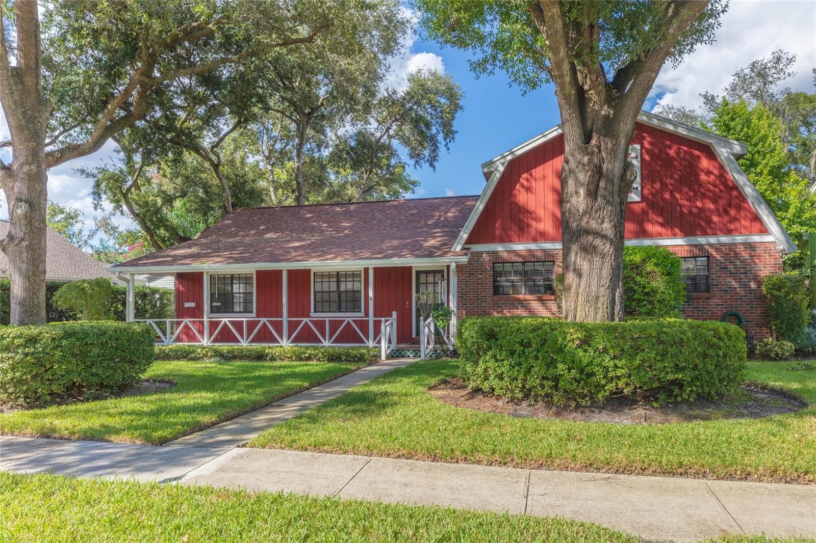Single Family Residence at 2219 SHADEHILL CT, TAMPA, photo 7 of 49