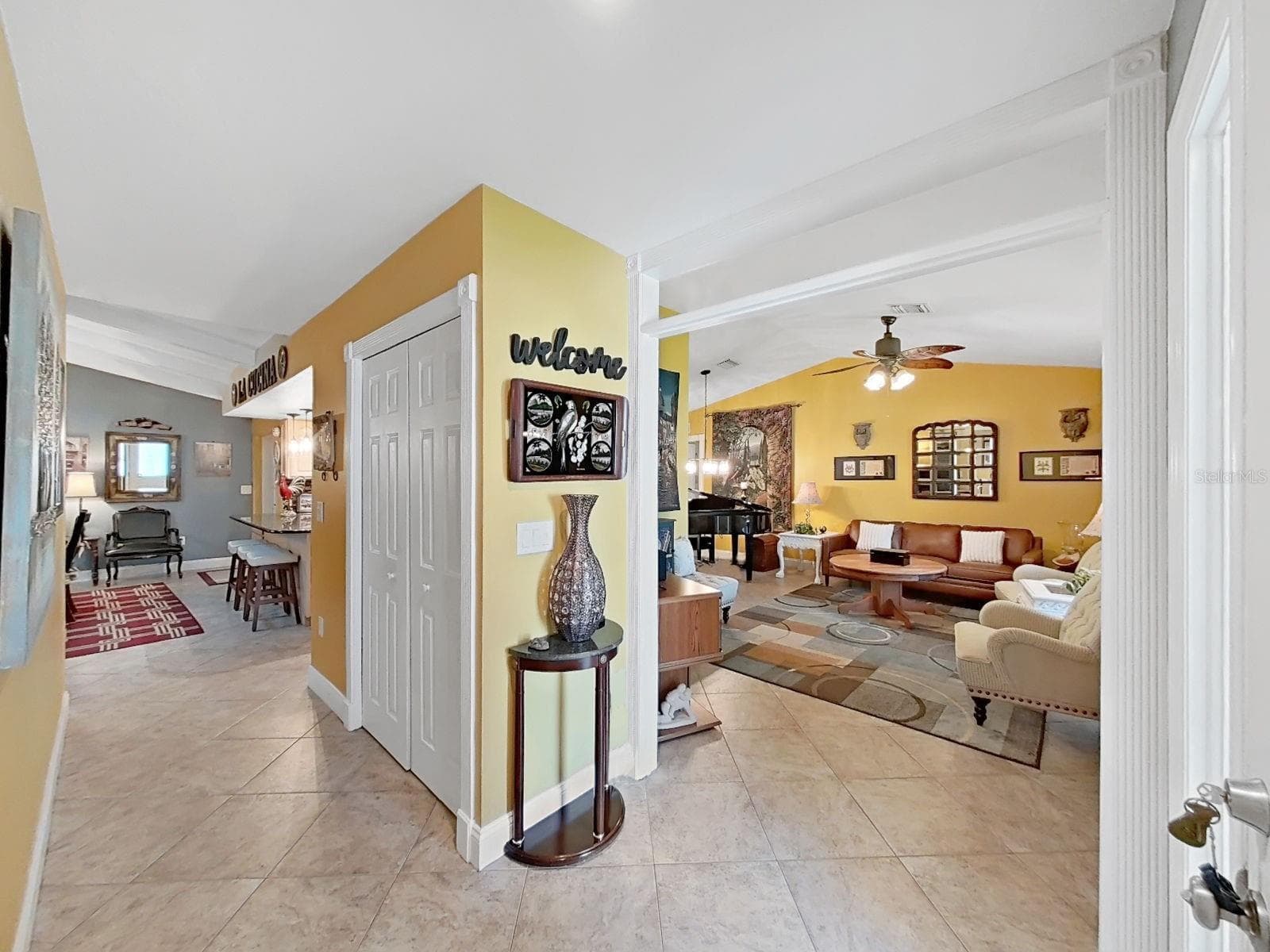 Foyer - 169 FOXCROFT DR W, PALM HARBOR