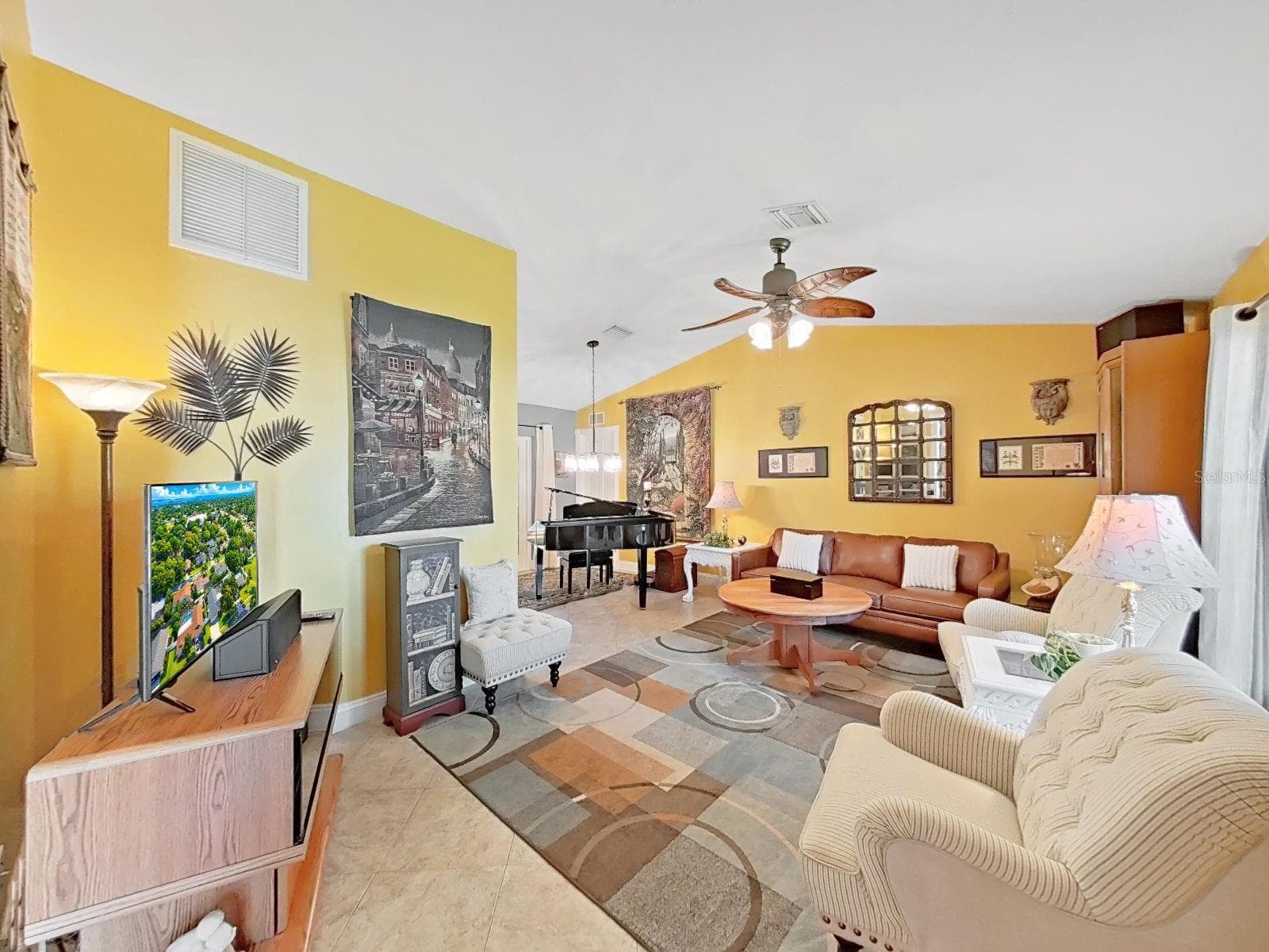 Living room - 169 FOXCROFT DR W, PALM HARBOR