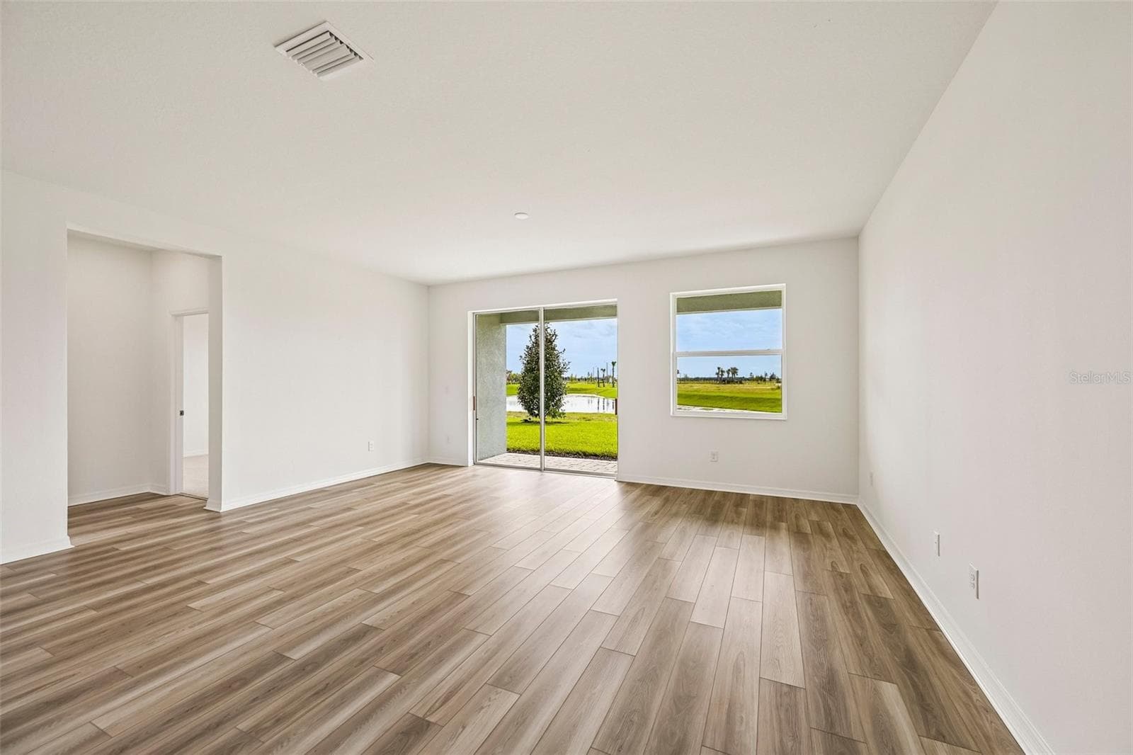 Single Family Residence at 8721 CANARD CV, PALMETTO, photo 12 of 29