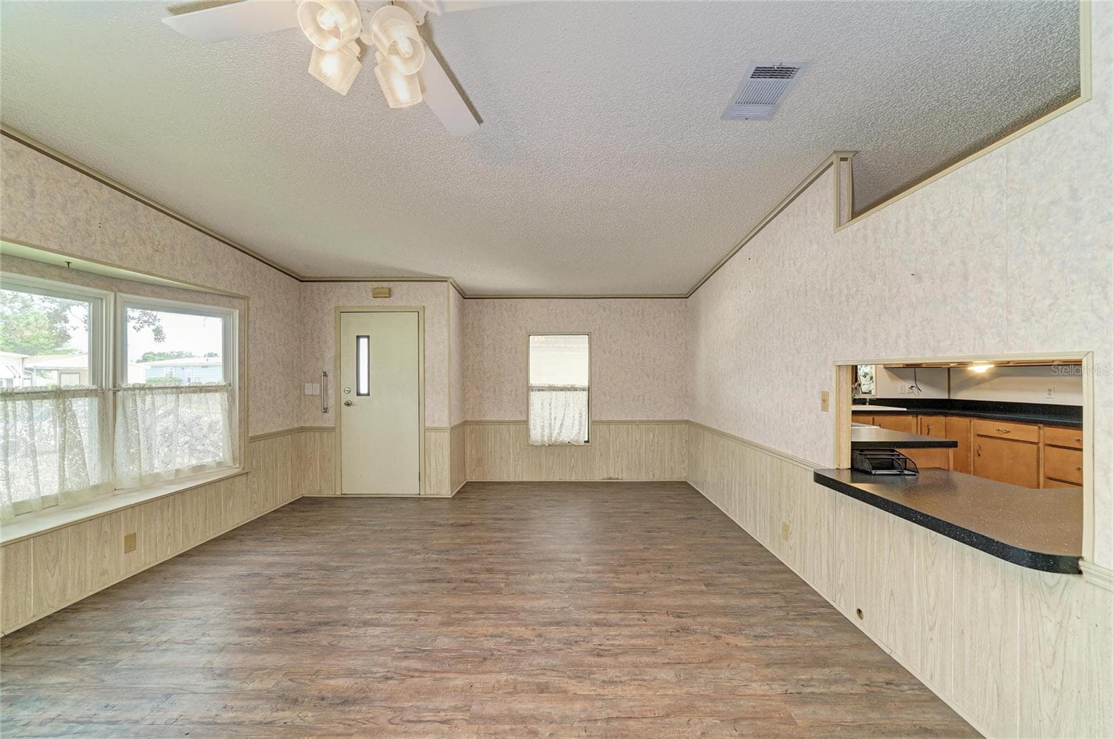 Manufactured Home at 42 MEADOWLARK CIR, ELLENTON, photo 10 of 53