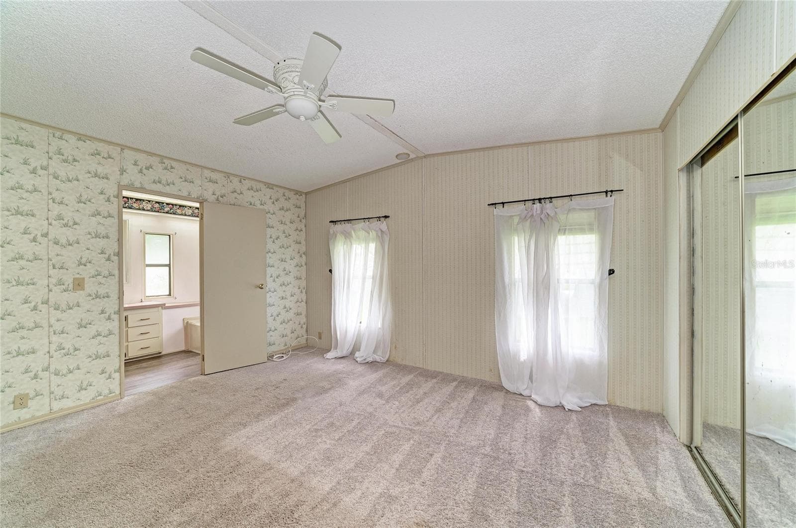 Manufactured Home at 42 MEADOWLARK CIR, ELLENTON, photo 18 of 53