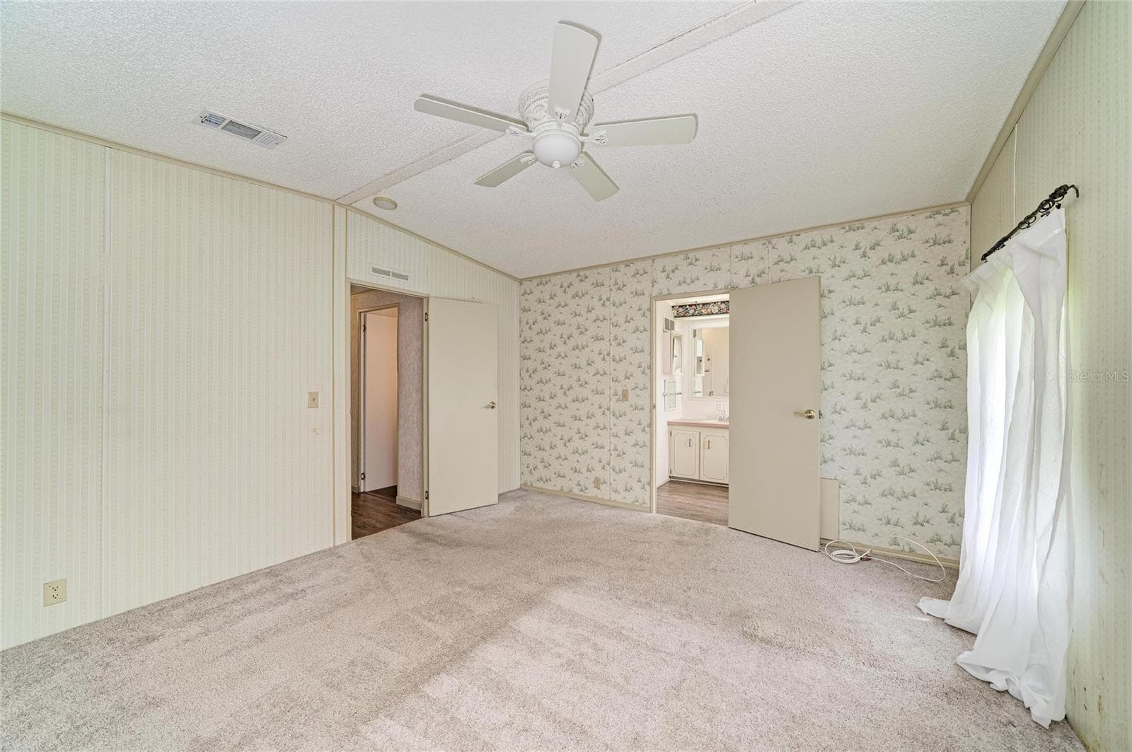 Manufactured Home at 42 MEADOWLARK CIR, ELLENTON, photo 19 of 53
