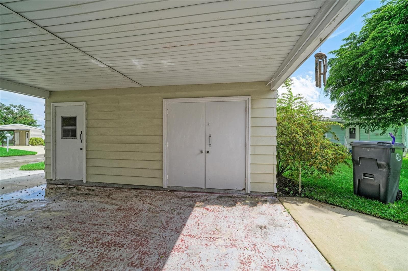 Storage closet. Great to store bikes, beach gear and/or small workshop - 42 MEADOWLARK CIR, ELLENTON