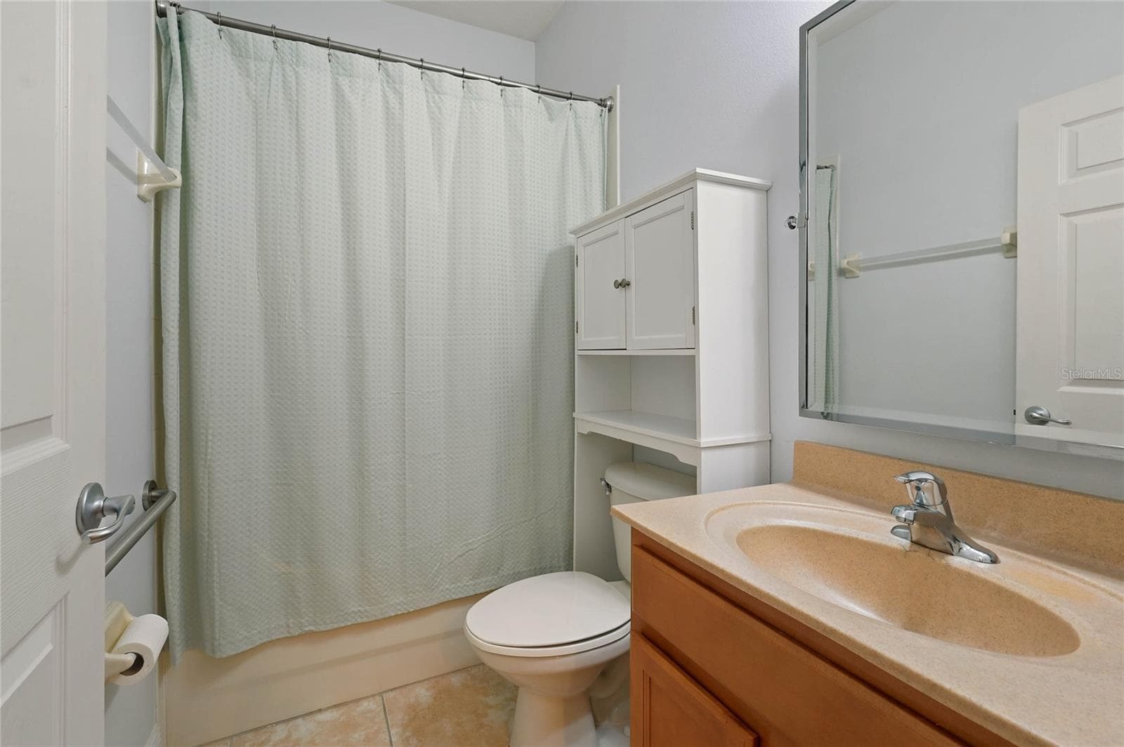 Guest bath - 5326 CHATAS LN, ORLANDO