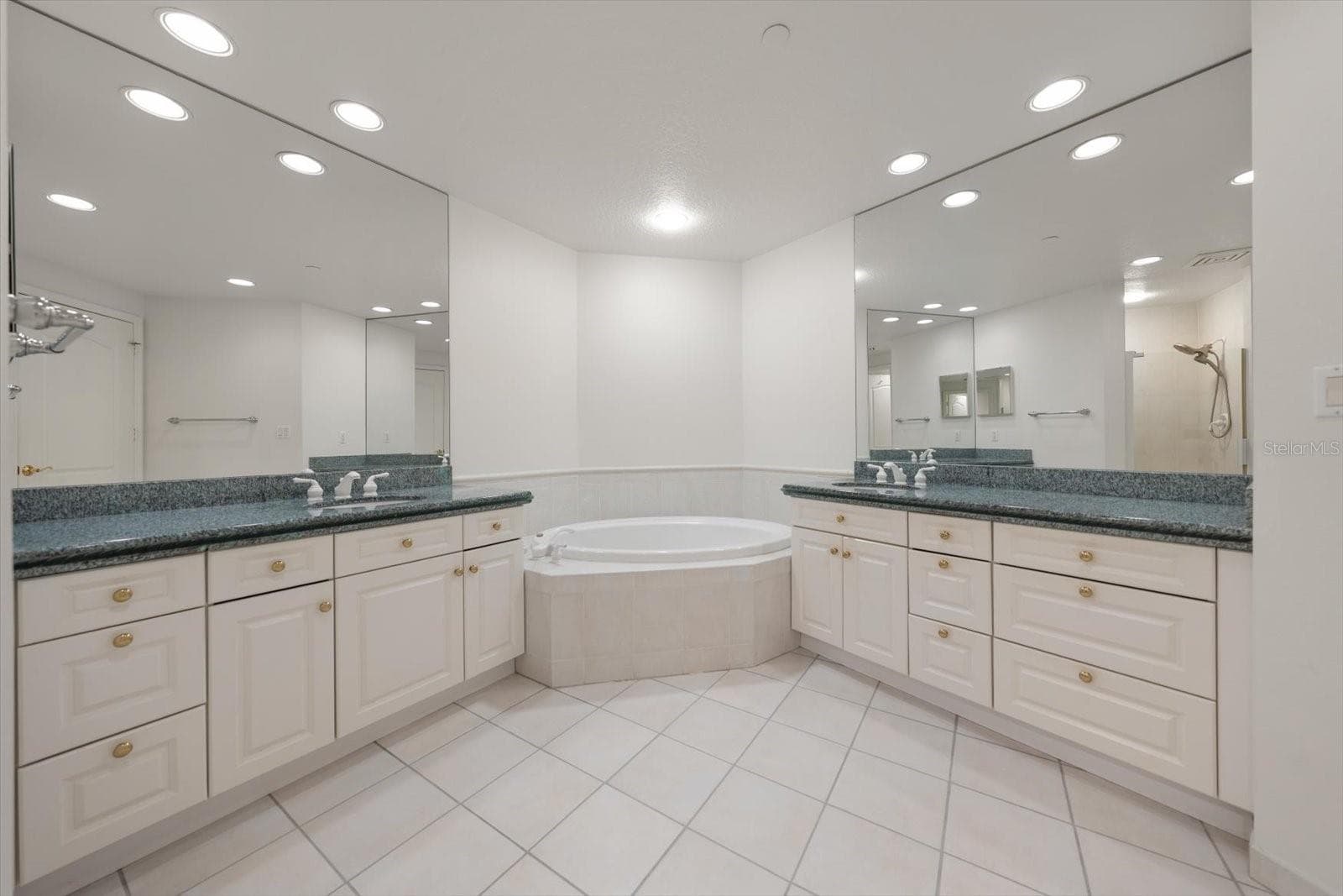 Condominium at 1200 GULF BLVD #1704, CLEARWATER, photo 21 of 68