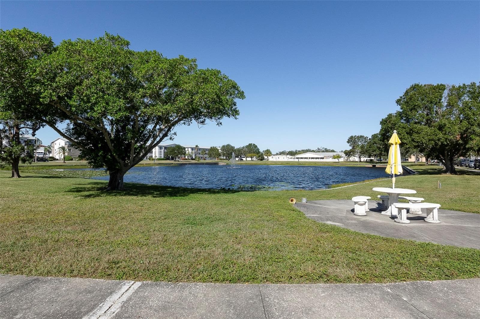 Condominium at 5915 18TH ST N #16, ST PETERSBURG, photo 23 of 38