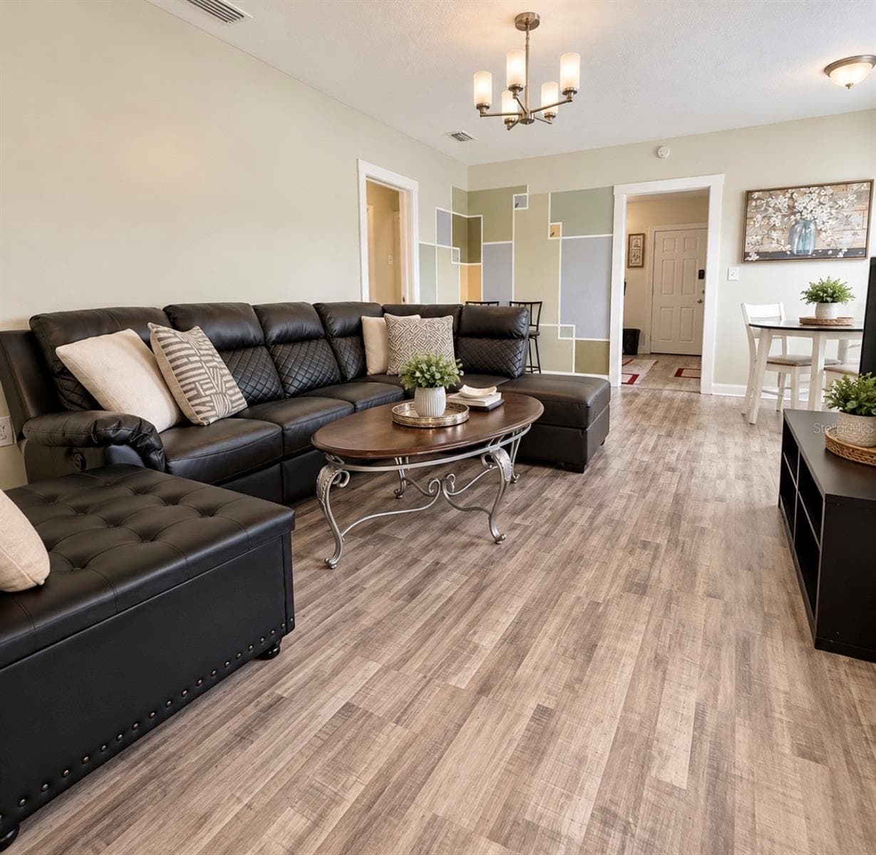Single Family Residence at 1008 E 24TH AVE, TAMPA, photo 10 of 33