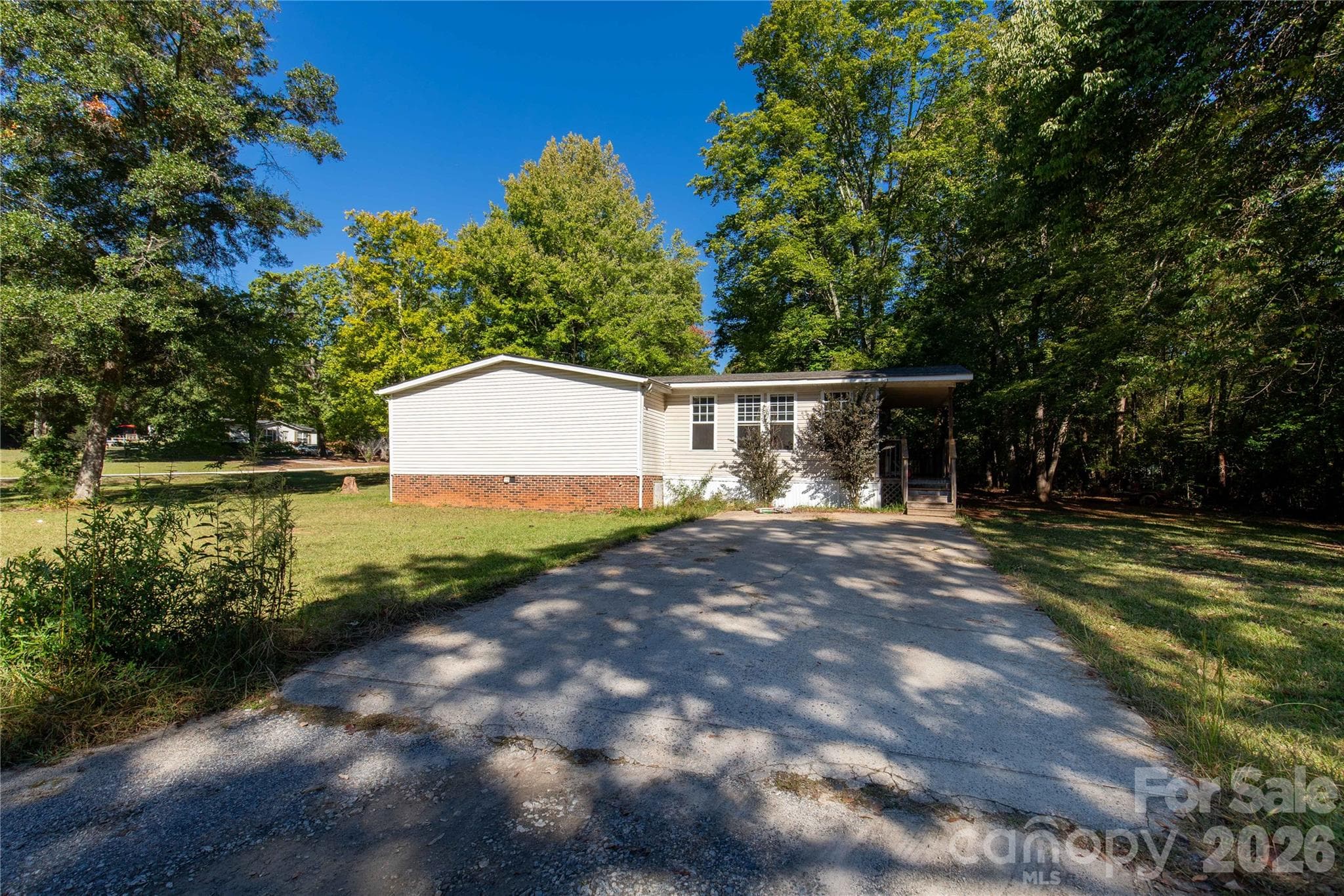 Single Family Residence at 1201 Shiloh Drive, Lancaster, photo 2 of 17