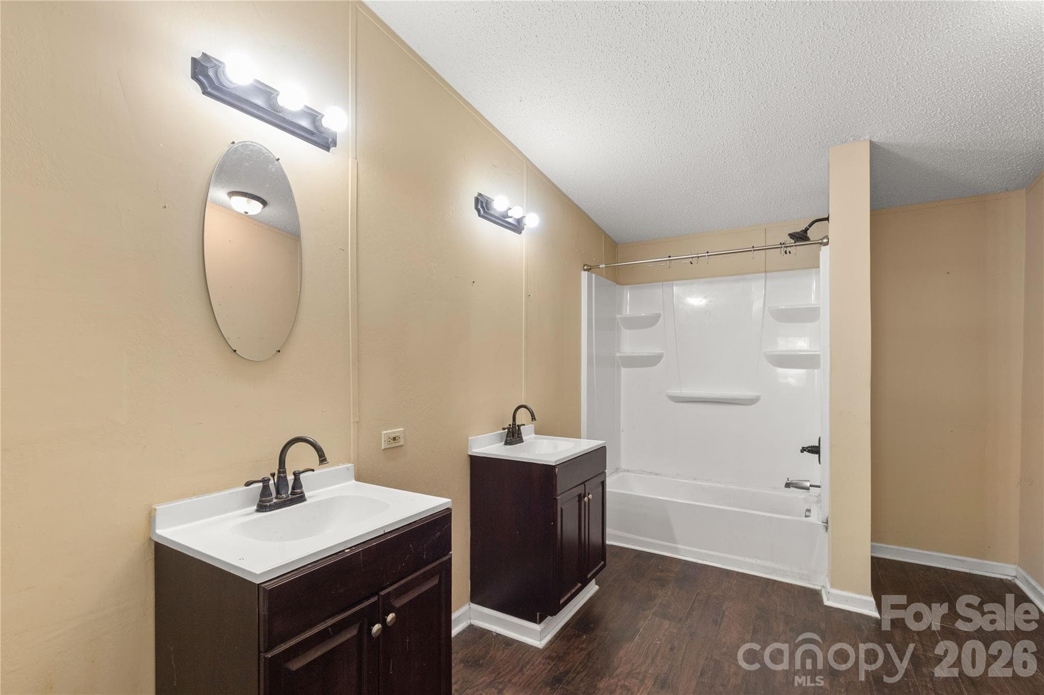Single Family Residence at 1201 Shiloh Drive, Lancaster, photo 8 of 17